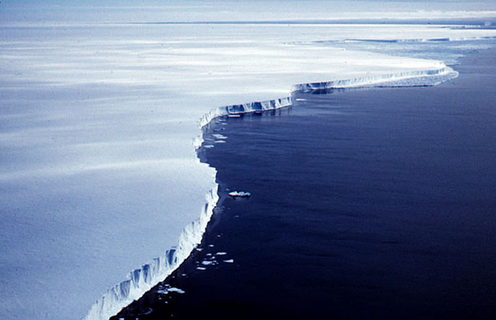 The northeastern edge of the Ross Ice Shelf, near Roosevelt Island & Little America.